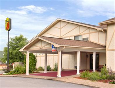 Super 8 Davenport Hotel Exterior photo